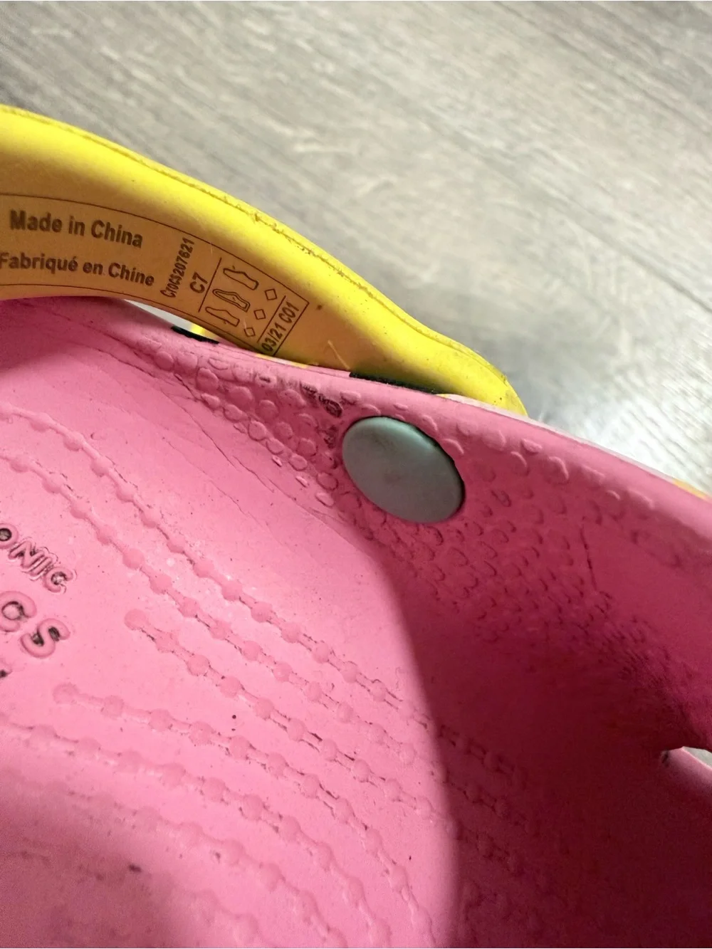 CROCS bright pink